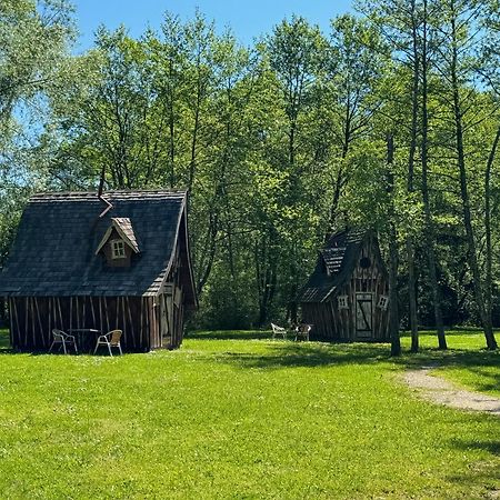 Les Lodges Du Lac Saint-Alban-de-Montbel Экстерьер фото