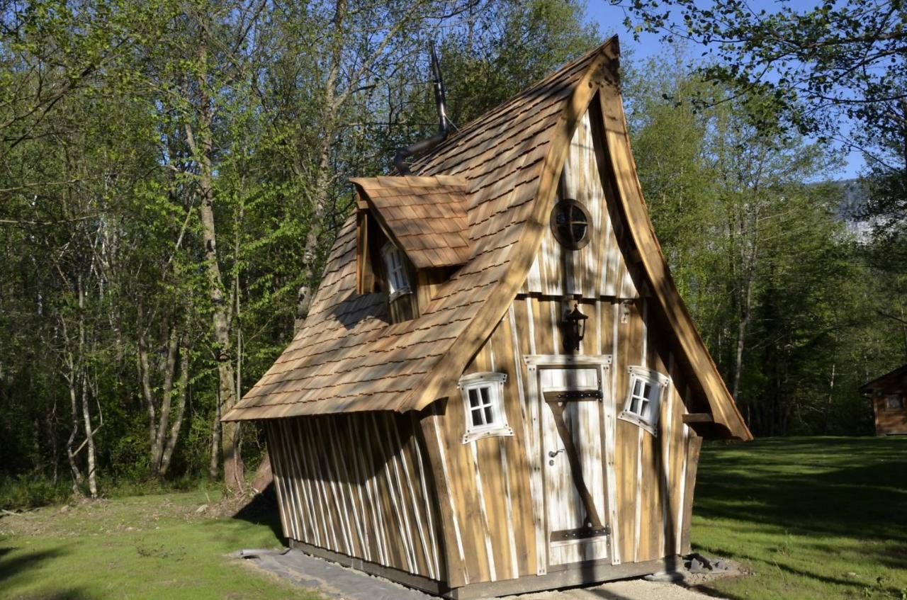 Les Lodges Du Lac Saint-Alban-de-Montbel Экстерьер фото