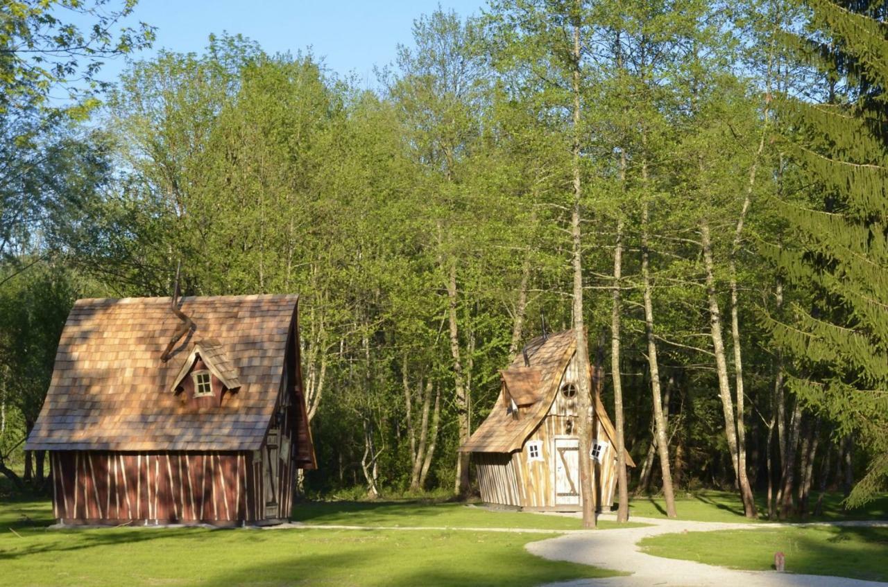 Les Lodges Du Lac Saint-Alban-de-Montbel Экстерьер фото