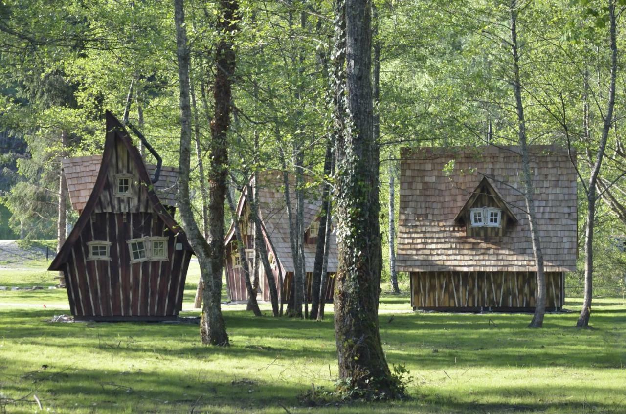 Les Lodges Du Lac Saint-Alban-de-Montbel Экстерьер фото