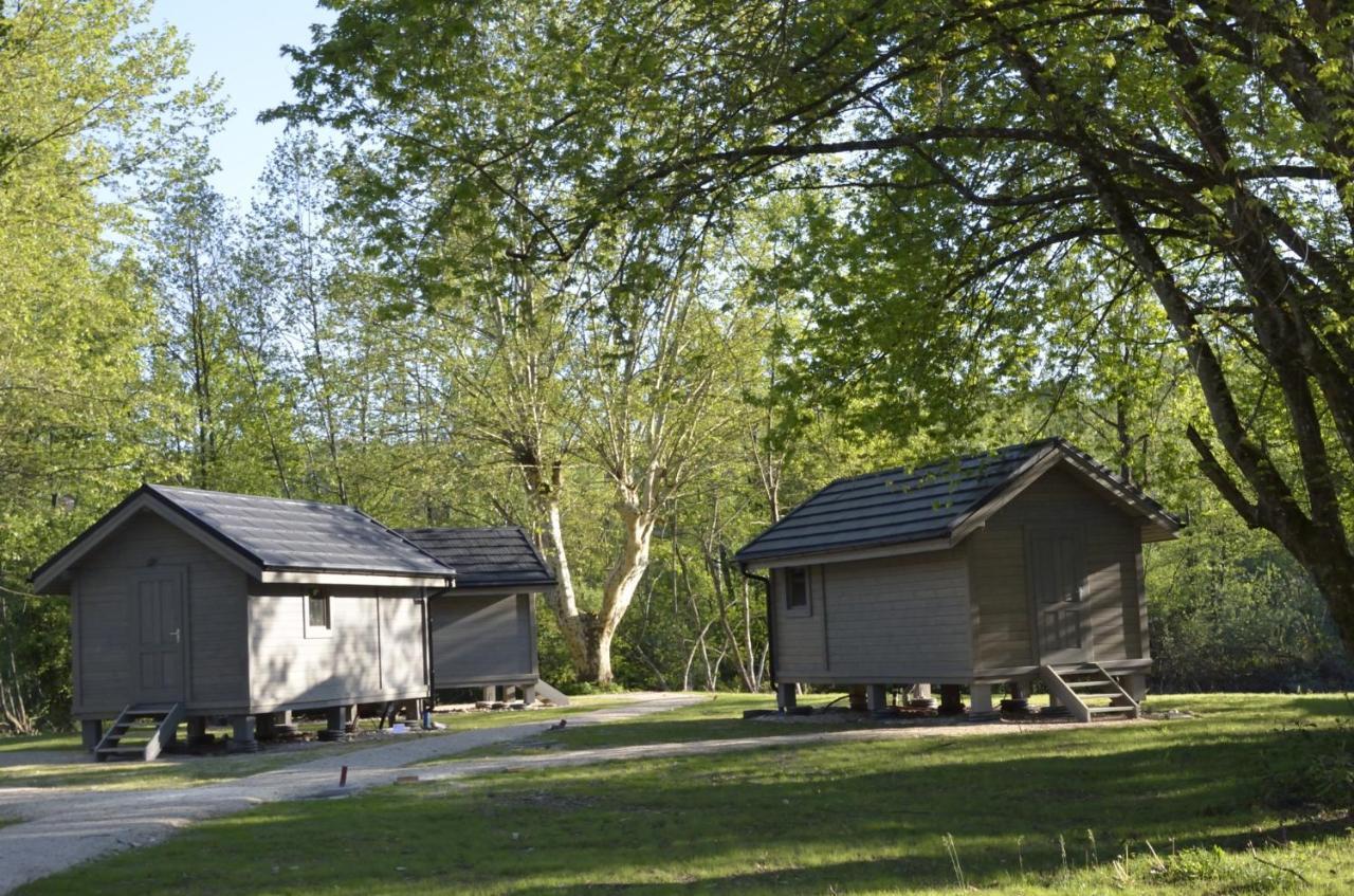 Les Lodges Du Lac Saint-Alban-de-Montbel Экстерьер фото
